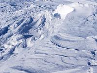 Windriefen an Schneehaufen